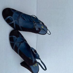 Brown suede blue leather detailing very good condition